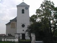 Farní kostel sv. Michaela s areálem