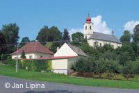 Farní kostel sv. Petra a Pavla
