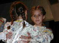 Mezinárodní folklorní festival Písní a tancem
