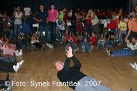 Mezinárodní folklorní festival Písní a tancem