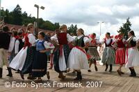Mezinárodní folklorní festival Písní a tancem