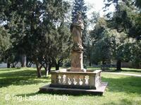 Tovačov, Zámek - zámecký park - socha sv. Jana Nepomuckého