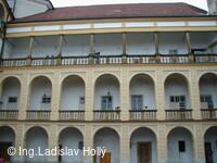 Tovačov, Zámek - vnitřní nádvoří