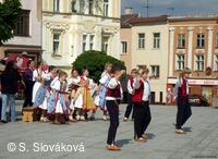 * Z DĚNÍ VE MĚSTĚ