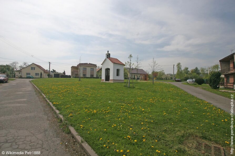 Chotěnice náves