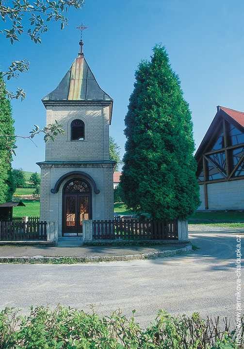 Kaplička se zvonicí