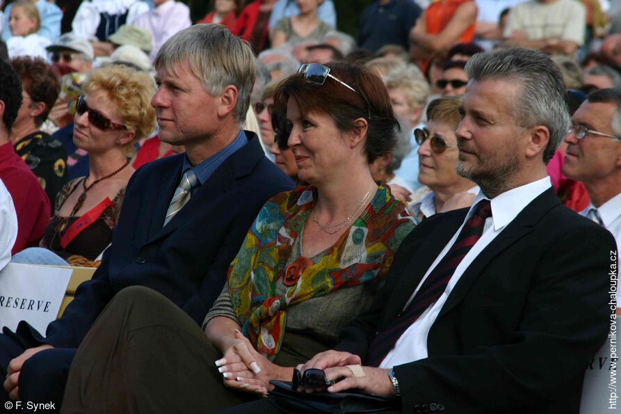 Mezinárodní folklorní festival Písní a tancem