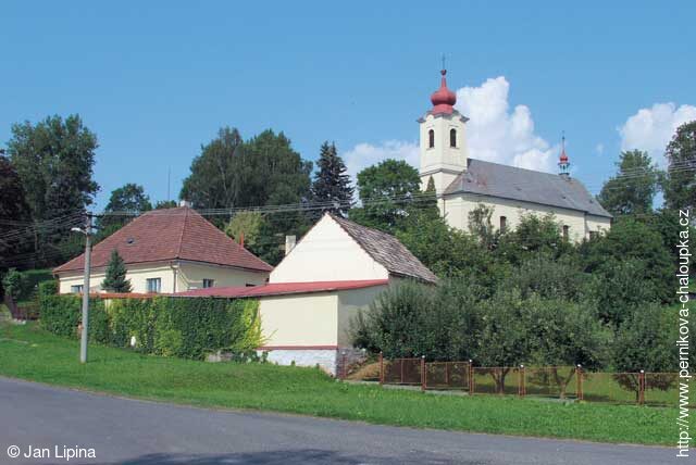 Farní kostel sv. Petra a Pavla