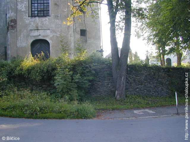 Bílčice, Ohradní zeď kolem hřbitova