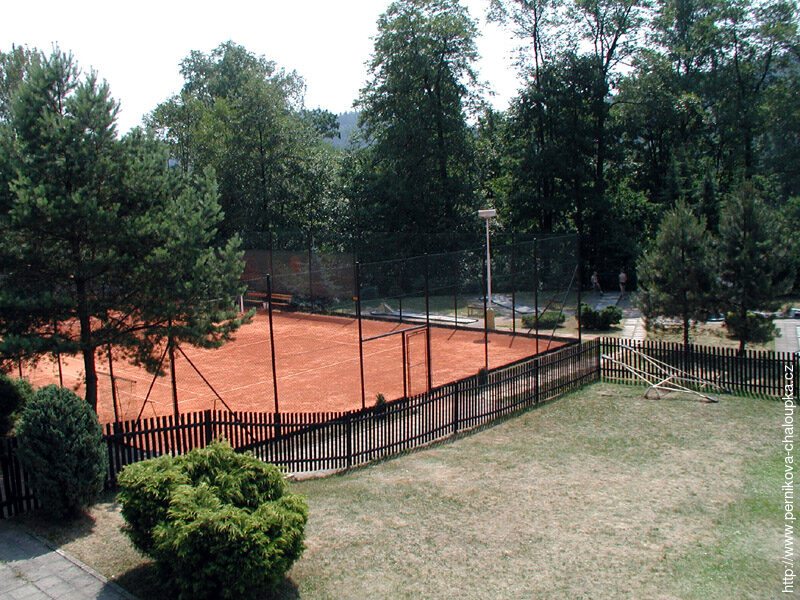 Tenisové kurty a minigolfové hřiště hotelu Relax, Rožnov pod Radhoštěm